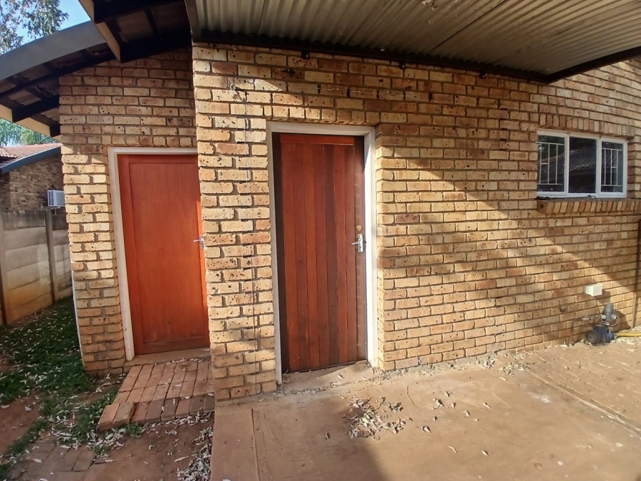3 Bedroom Property for Sale in Geelhoutpark North West
